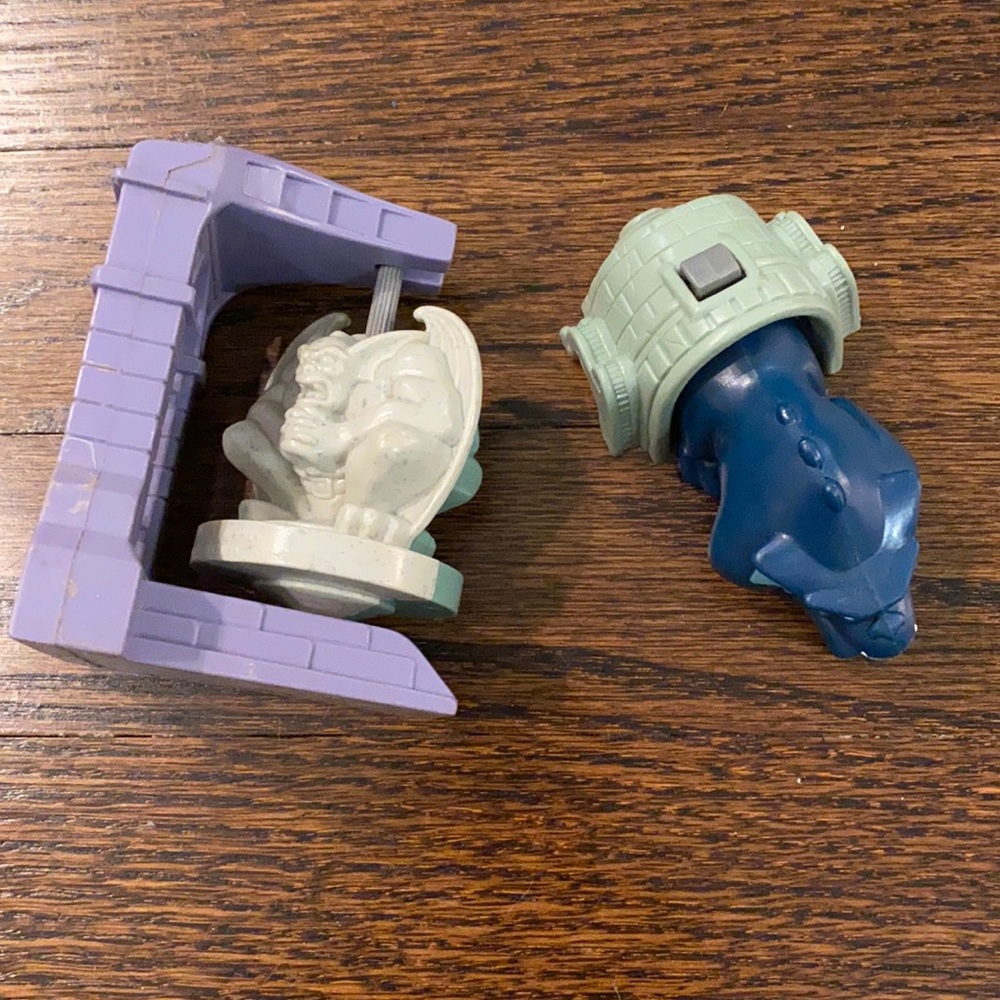 Disney’s Gargoyles figures toys Burger King 90s